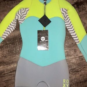 Roxy wetsuit size 4